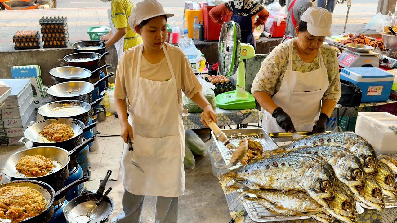 500 Fish & Eggs a Day! Daughter & Grandpa fried 500 of Best Fish and Eggs | Thai Street Food