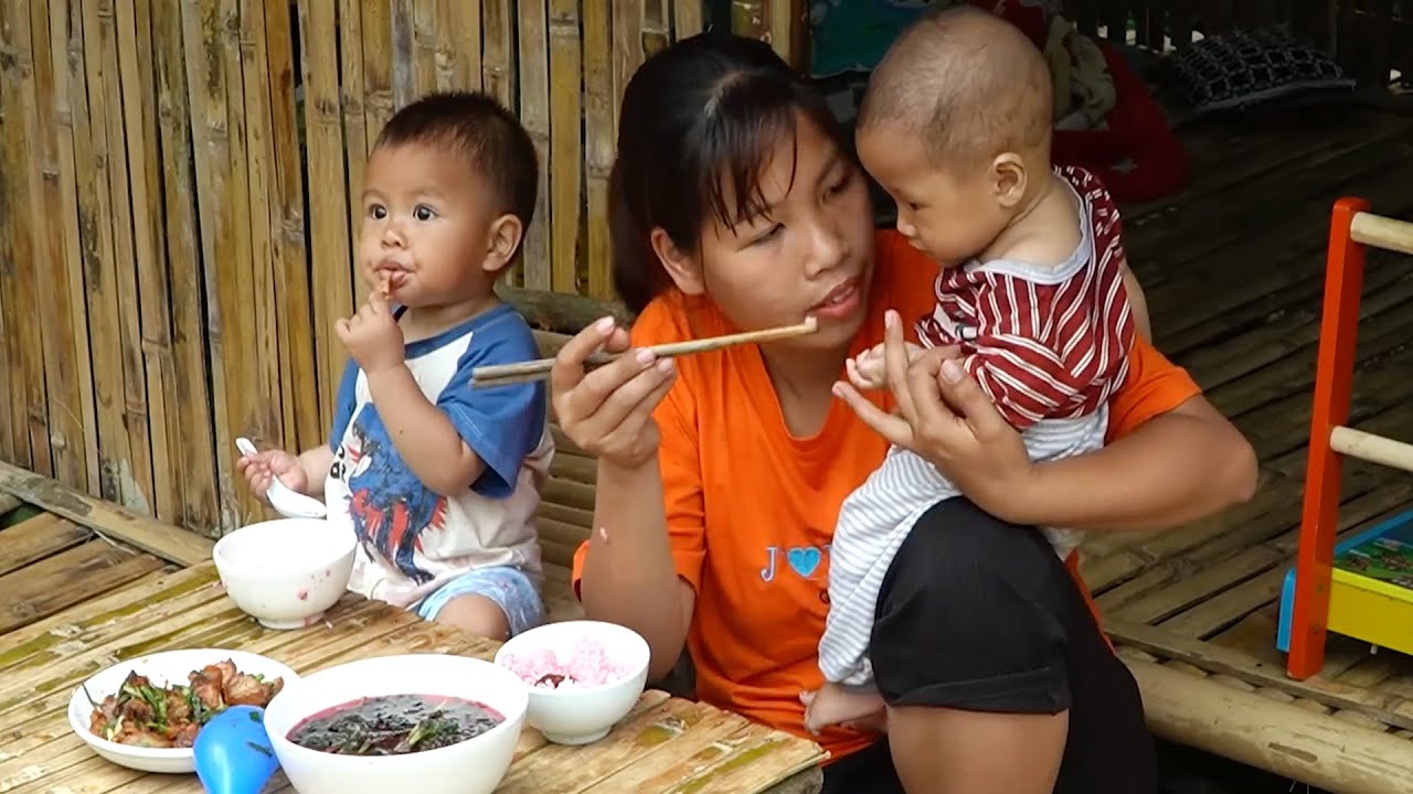 Những khó khăn của một người mẹ đơn thân nuôi hai đứa con nhỏ, rồi đột nhiên một trận lũ lụt ập đến.