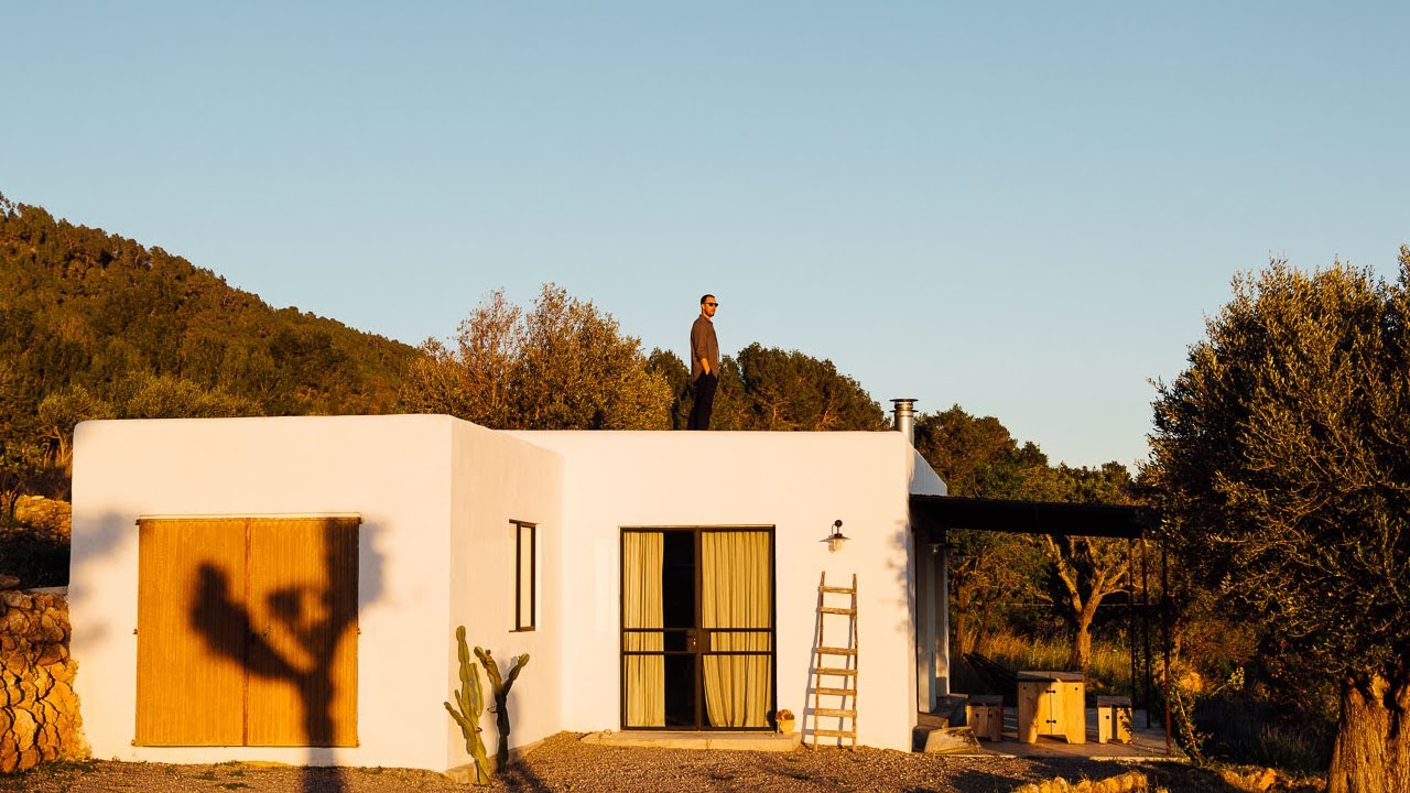 IBIZA INTERIORS •••• A day with interior architect Jurjen van Hulzen.
