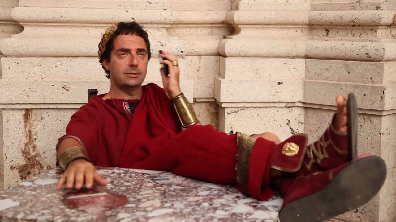 Giulio Cesare al telefono