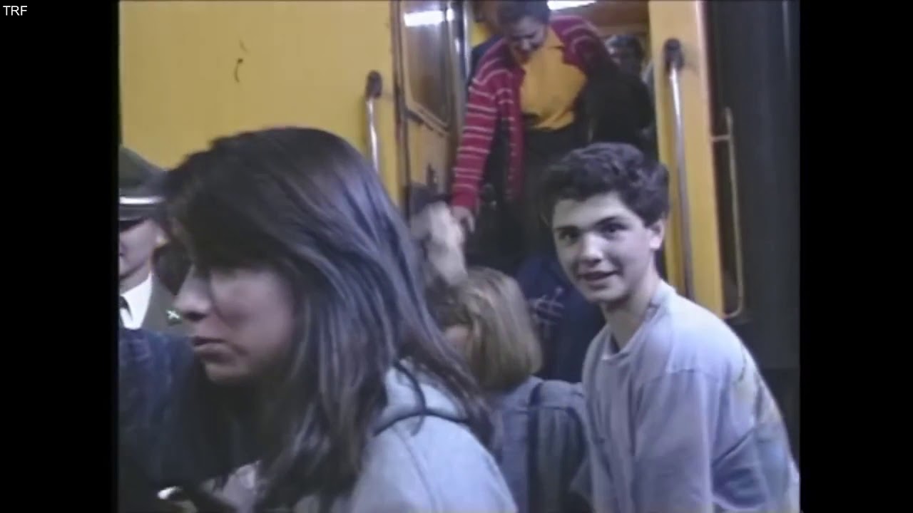 SOBRE RIELES TREN RAPIDO DE LA FRONTERA