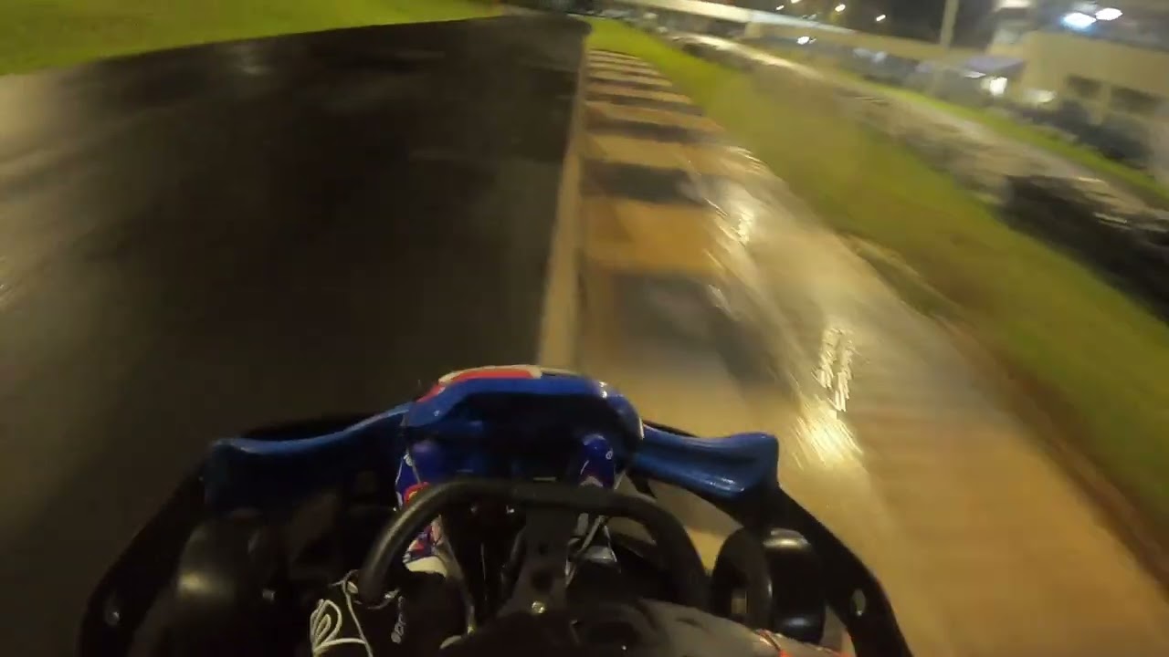 Treino de Kart Indoor na chuva no circuito de Londrina 