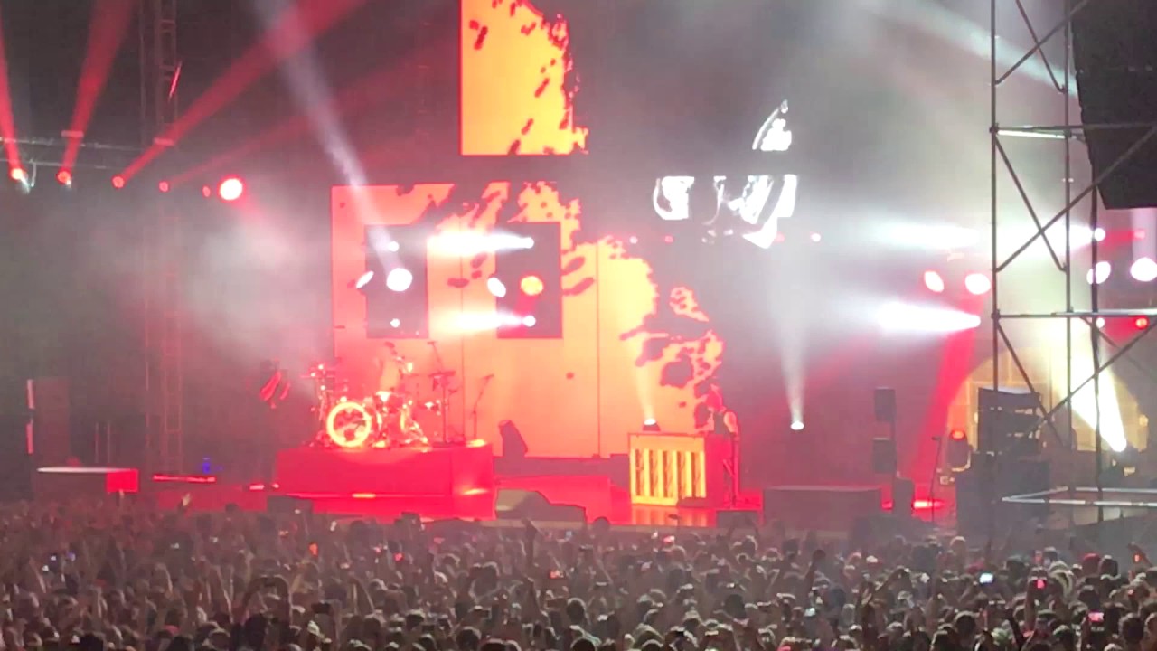 twenty one pilots: Holding On To You live Warsaw Poland