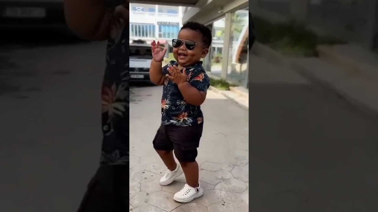 BOBO MIKE DANCE TO MOSES BLISS NEW SONG.