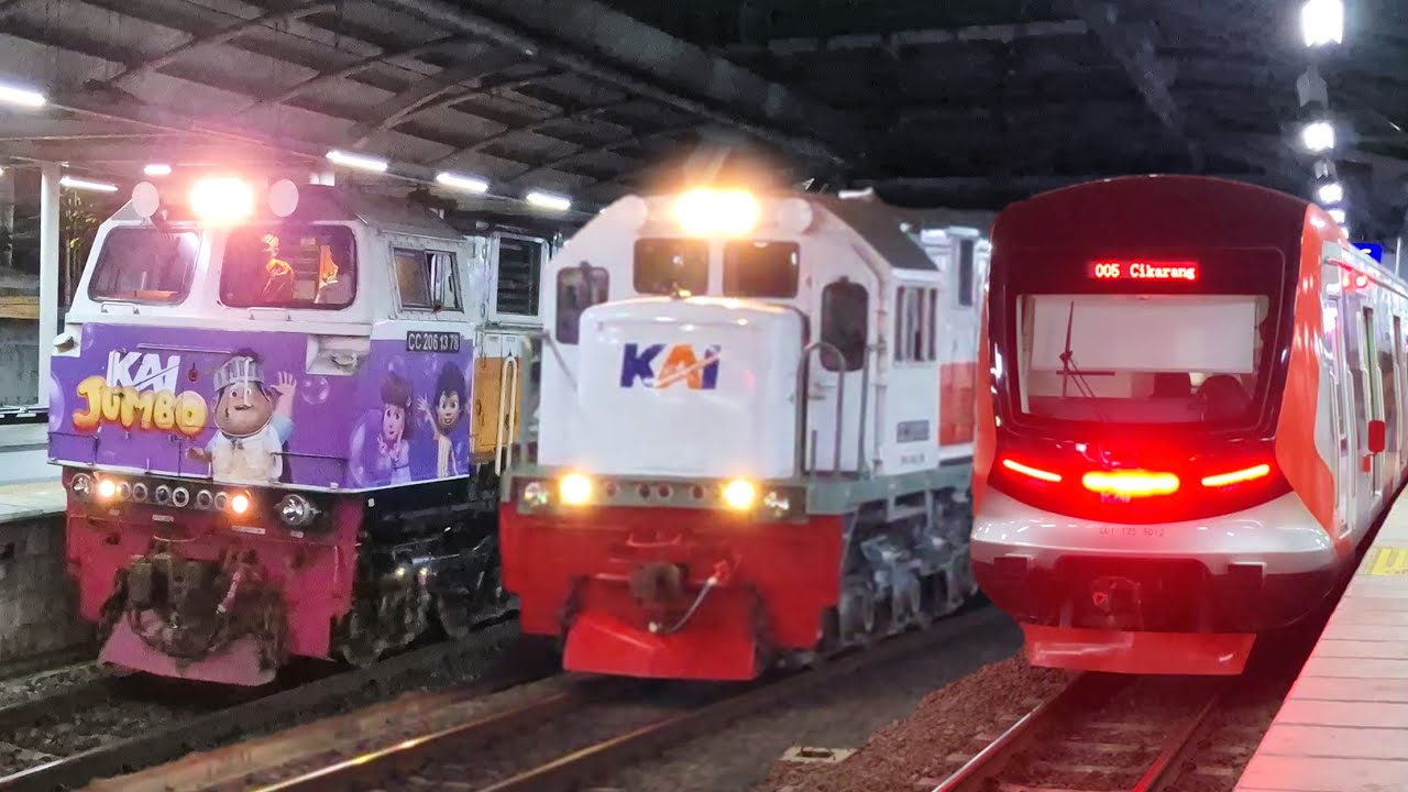 TOP RAMAINYA KERETA API KRL DI STASIUN JAKARTA ! Spesial Kereta Argo, Masinis Ramah, Lokomotif JUMBO