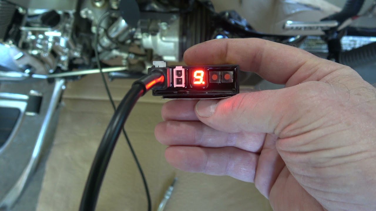 08 13 21 2007 Honda VTX 1300r Speedohealer Install