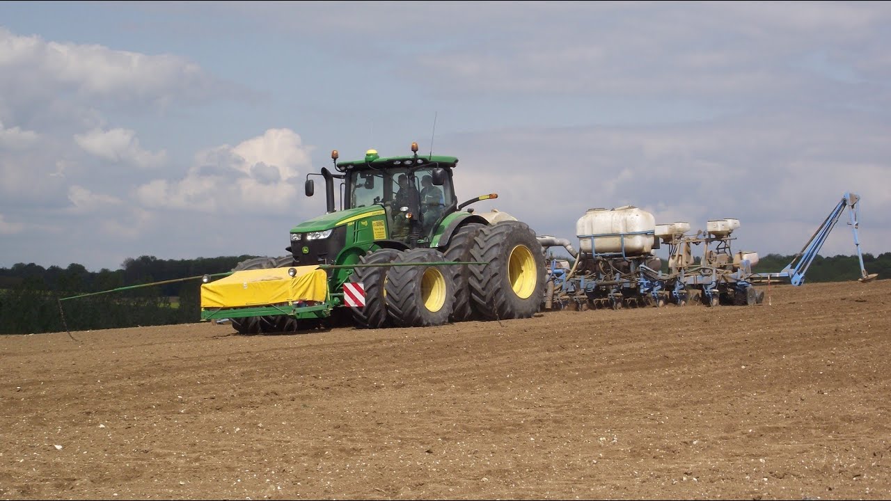 NEW JOHN DEERE 7230R et JOHN DEERE 6920 au semi de maïs en 2012