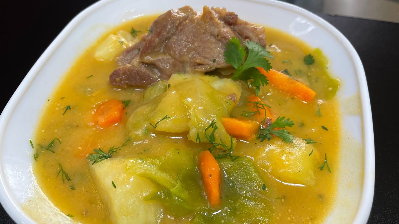 Sopa de Harina de Alverja con Cerdo y Vejetales.