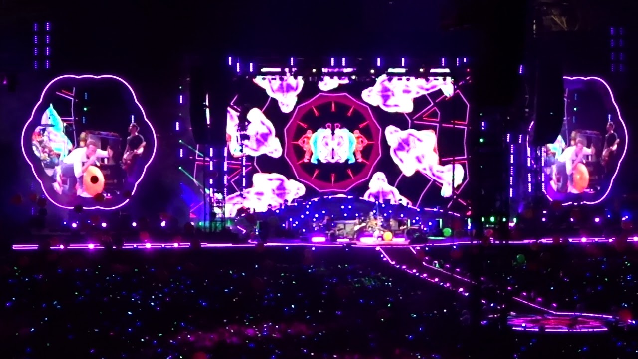 Coldplay - Fix You + Viva la Vida + Adventure Of A Lifetime - live - Rose Bowl - Pasadena CA