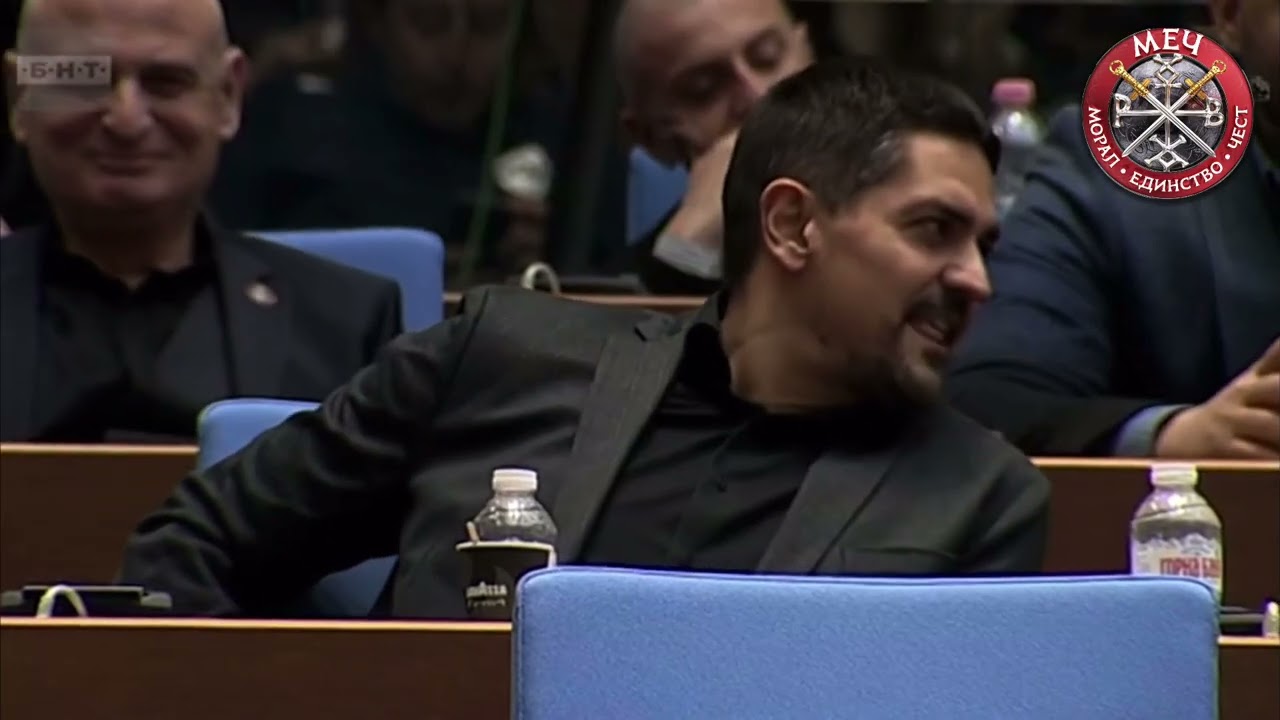 Днес, влязох в спор с Явор Божанков, който смята, че хората не трябва да бъдат питани на референдум!