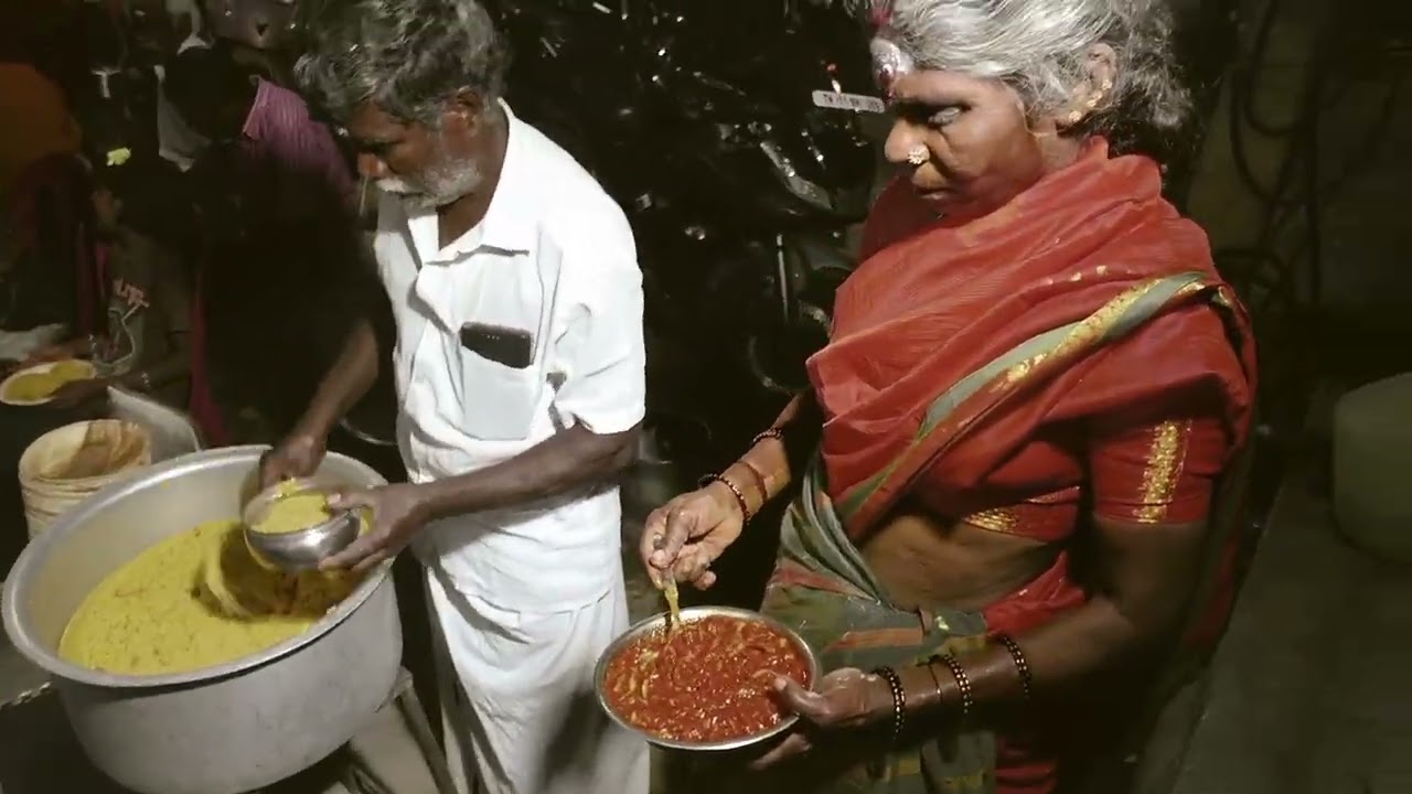 27.2.26வெள்ளிக்கிழமை அருள்மிகு ஓம் ஶ்ரீ மஹாமாரி அம்மன் ஆலய அன்னதான வைபவம் சிறப்பாக நடைபெறும் காட்சி 