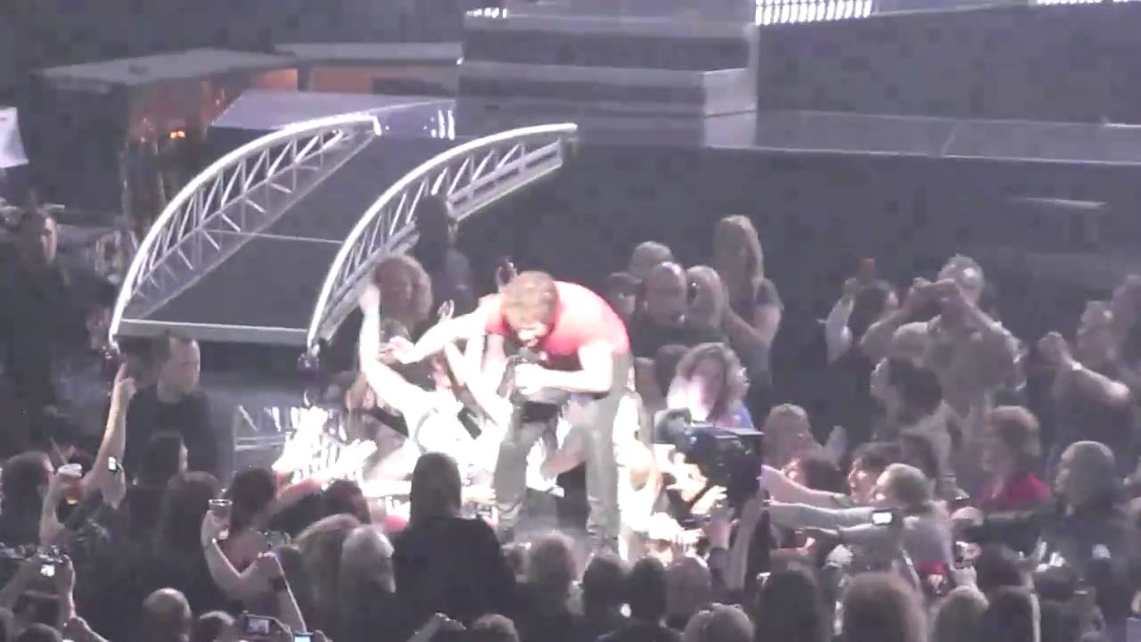 Bon Jovi - Livin' on a Prayer + Goodbyes - Centre Bell Montreal - Feb 18 2011