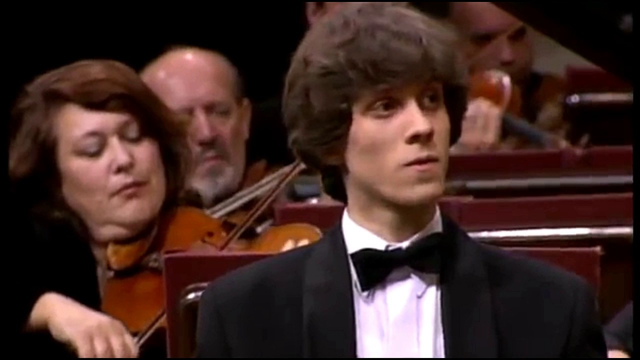Chopin Piano Concerto N&deg;1 full by Rafal Blechacz (One of the best renditions)