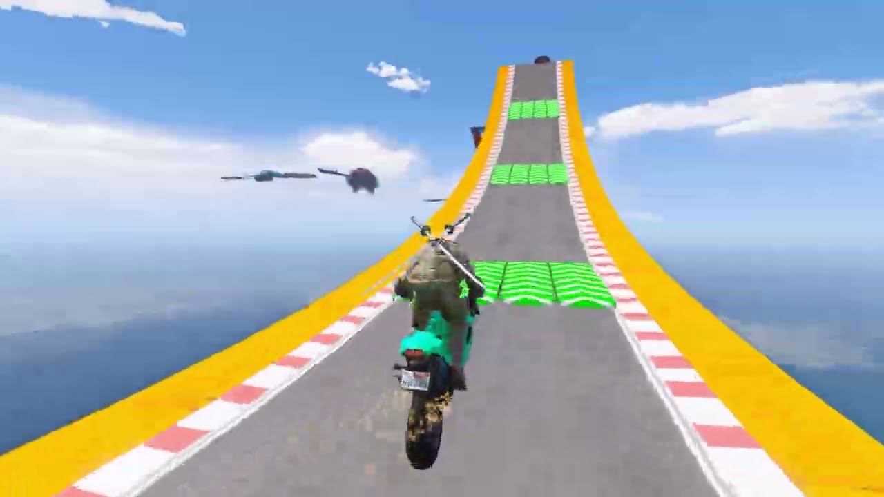 الأبطال الخارقين على دراجة نارية - Superheroes on a motorcycle against spiders with sharks GTAV