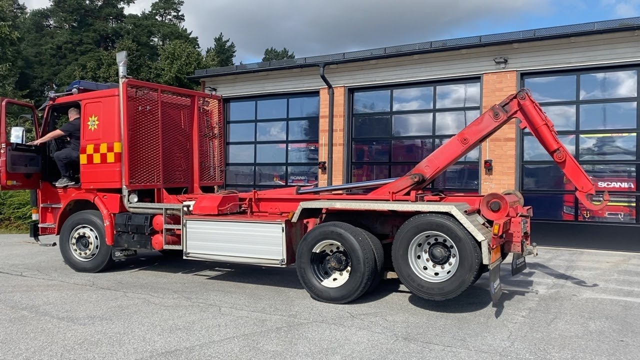 Köp Lastväxlare Scania R142H 6X2 AVK på Klaravik