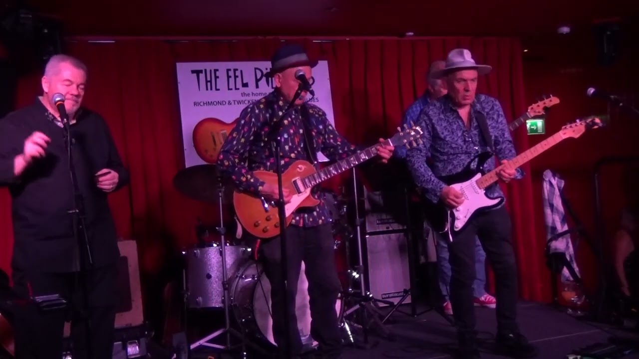 Robin Bibi Fender Stratocaster & vocals opens “The Green Manalishi With the Two Prong Crown”