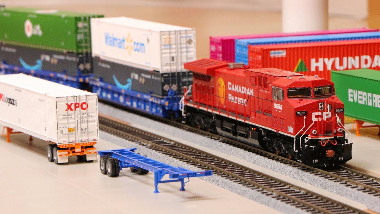 Распаковка интермодального поезда Atlas HO Scale