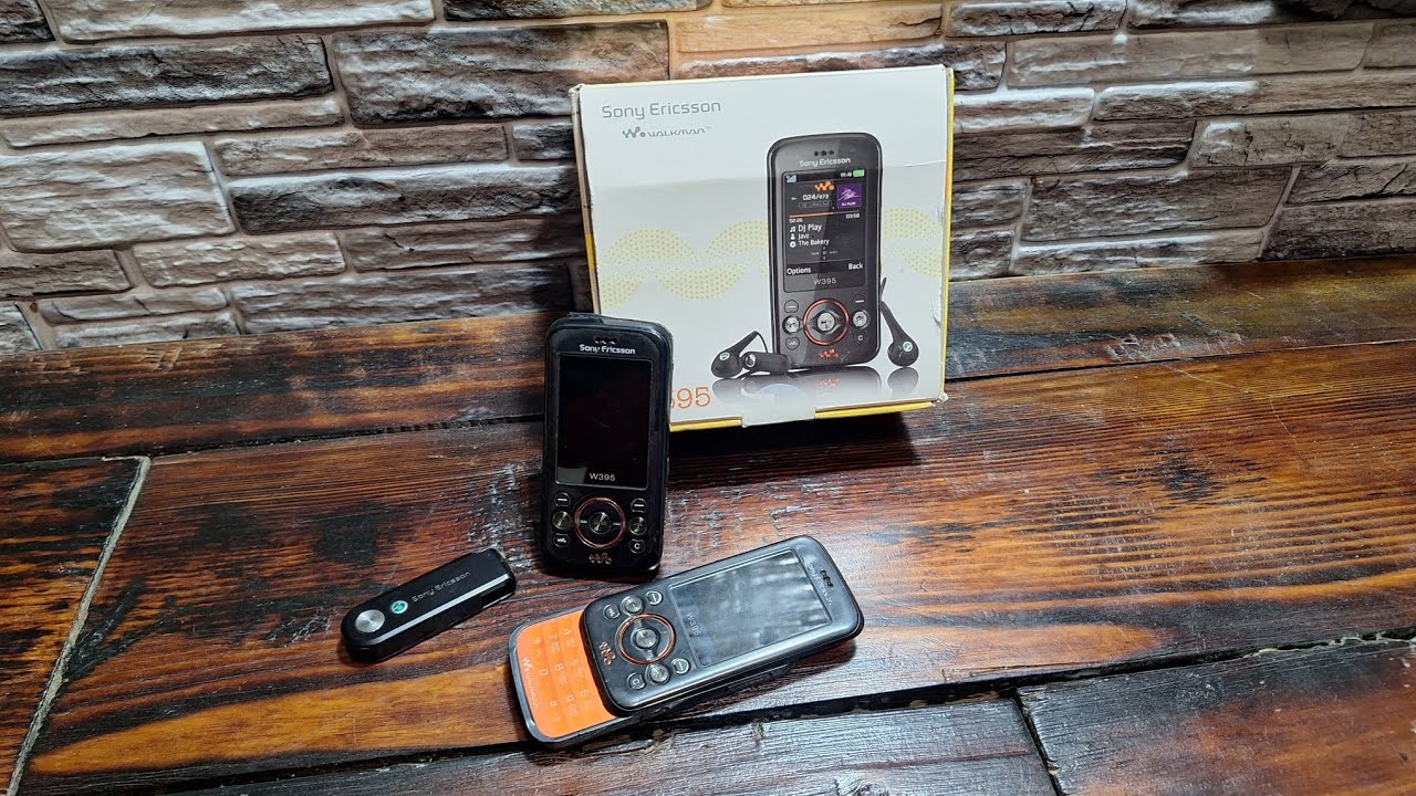 Посылка. Sony Ericsson w395. собрал из двух один