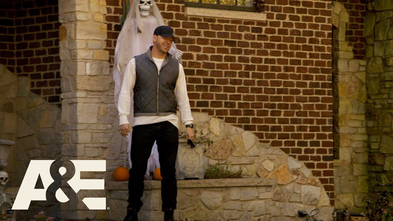 Donnie Loves Jenny: Building a Fort for Elijah (Season 5, Episode 7) | A&E