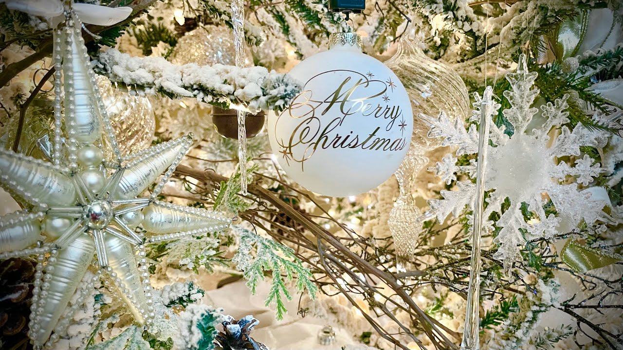 Christmas Tree Decorating 2023