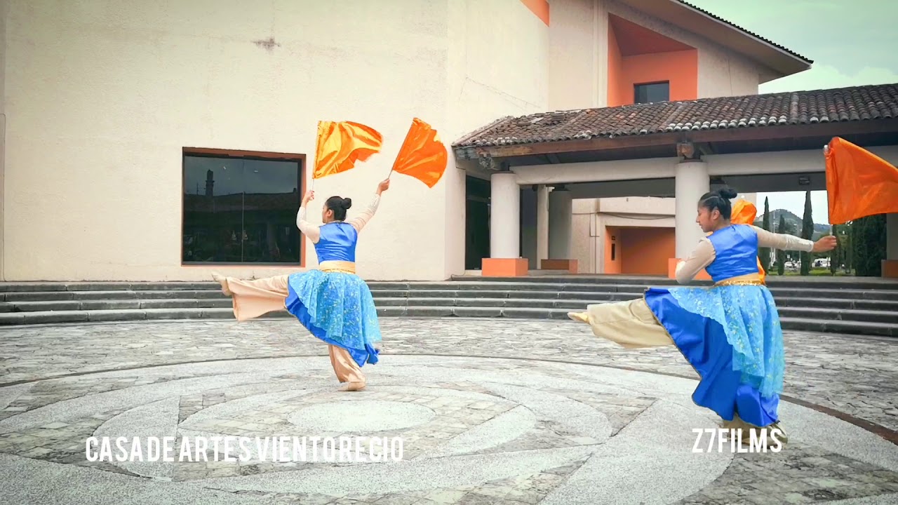 Ensamble con Banderas: "Dios Invencible"