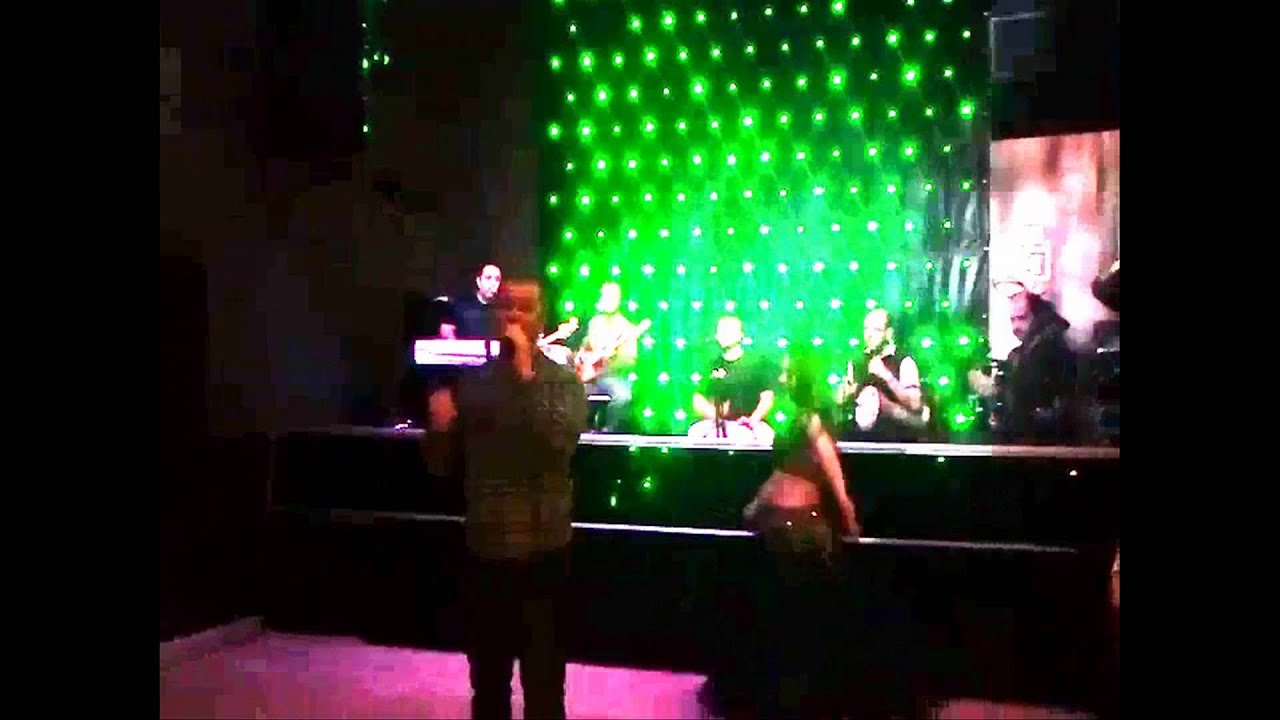 Bailarina Dayane Ribeiro com Tony Mouzayek - Maevva Bar