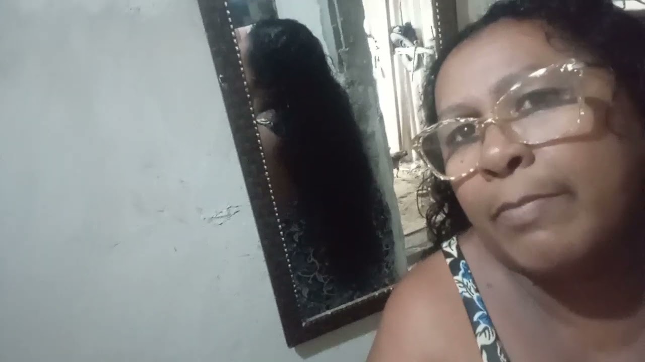 Oi gente ontem 50 anos pintei meu cabelo de preto o tamanho dele 🖌️🖌️🎂🎂🎂🎂🎂🎂🎂🎂🎂😄