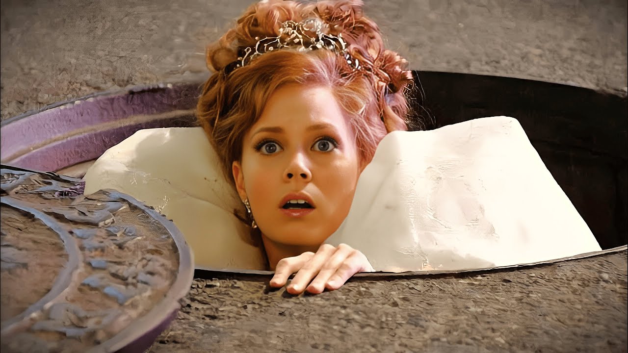 Une belle fille, exilée de son monde magique par une sorcière,  et se retrouve dans le monde humain