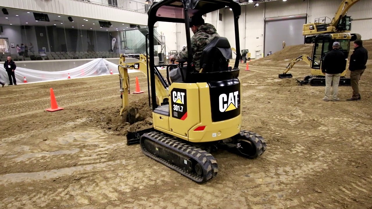 Trying the Cat 301.7 mini excavator
