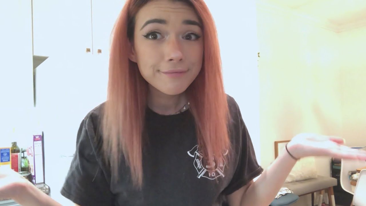 Dying My Hair from Blonde to Black in Quarantine!