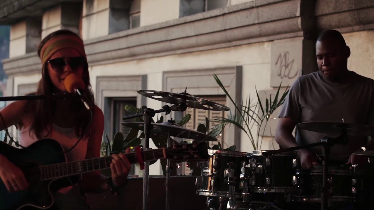 Damy Santos | Menina