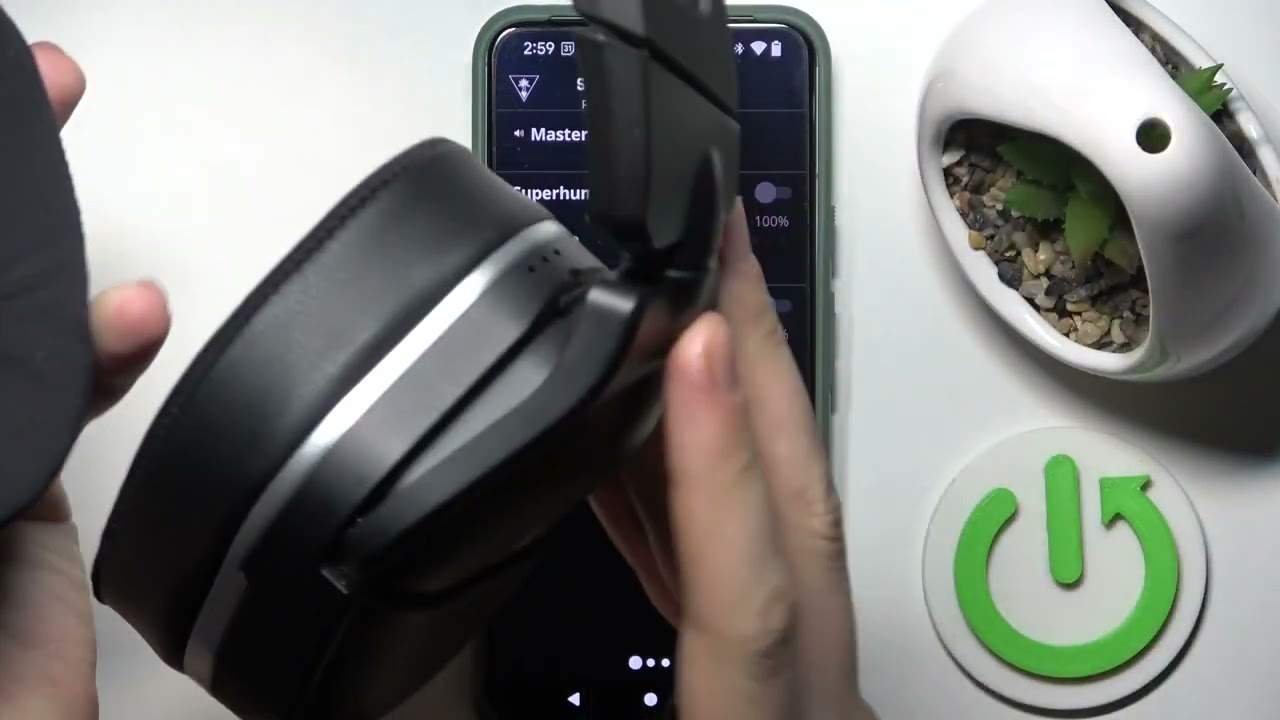 How to Manage Mic Monitoring via Headphones on TURTLE BEACH Stealth 700P Gen 2