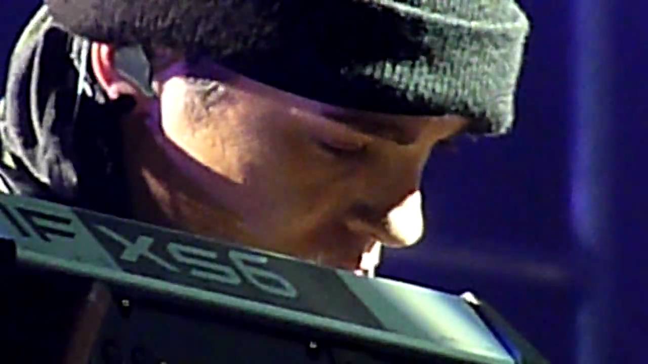 Tokio Hotel @ Barcelone (05.04.10) - In Your Shadow HD