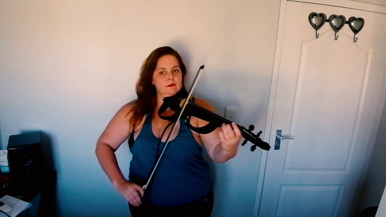 Agua de Beber cover by electric violinist Larah Eksteen