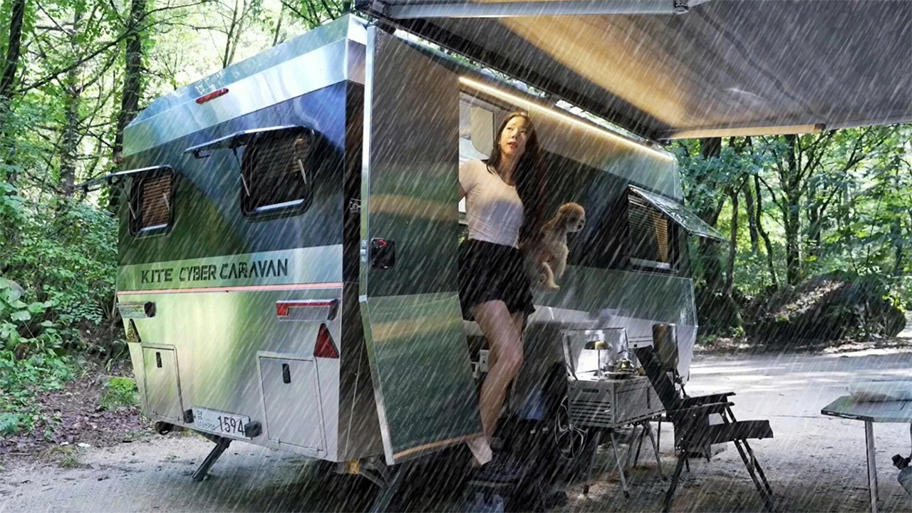 ☔SOLO CAMPING IN HEAVY RAIN | SLEEP OVERNIGHT IN A LUXURY CARAVAN