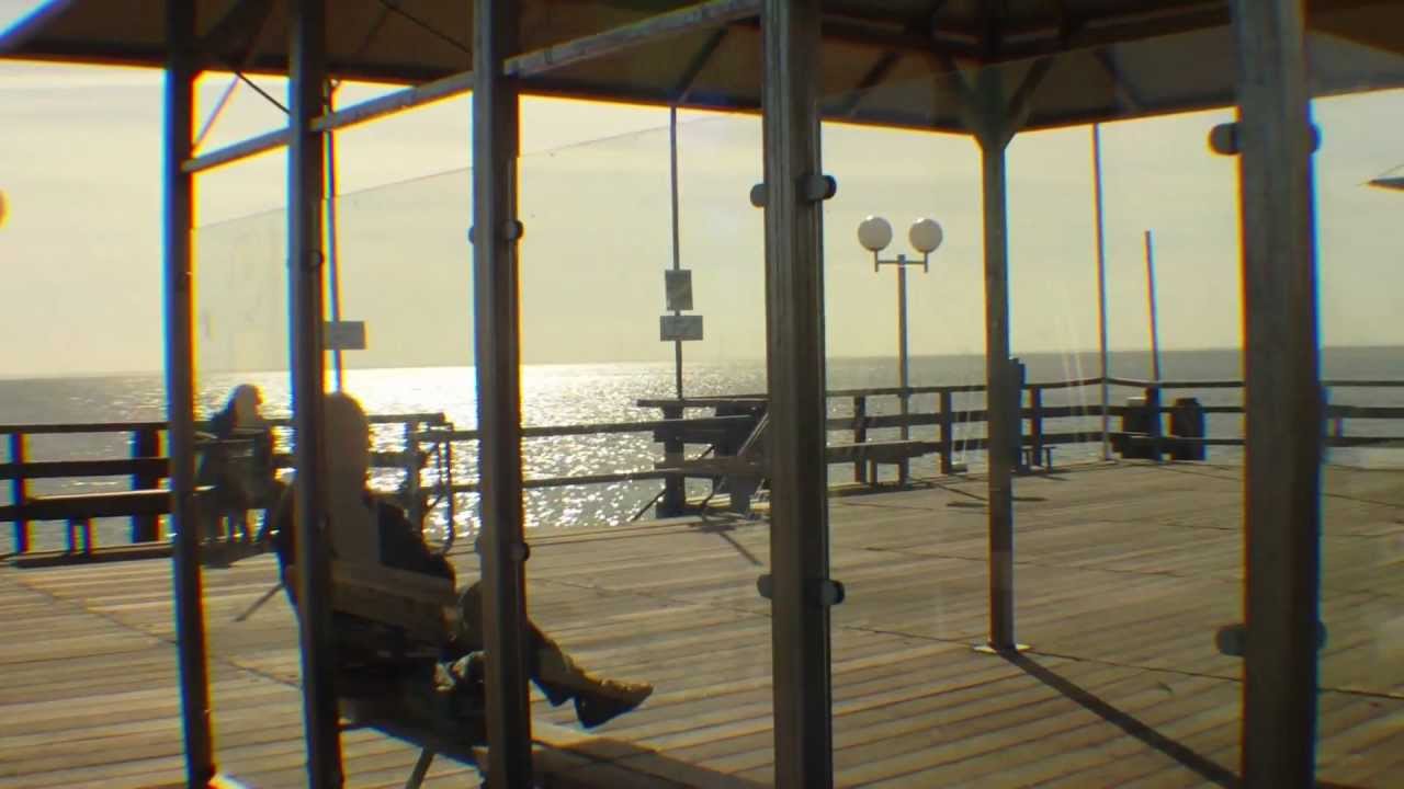 Grömitz ganz verschlafen - Im Frühjahr an der Ostsee - Promenade & Seebrücke gesehen von Thilo