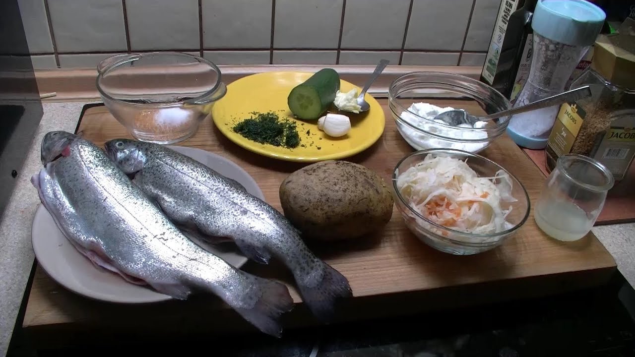 Pieczony pstrąg oraz ziemniak,tzatziki, petarda obiad