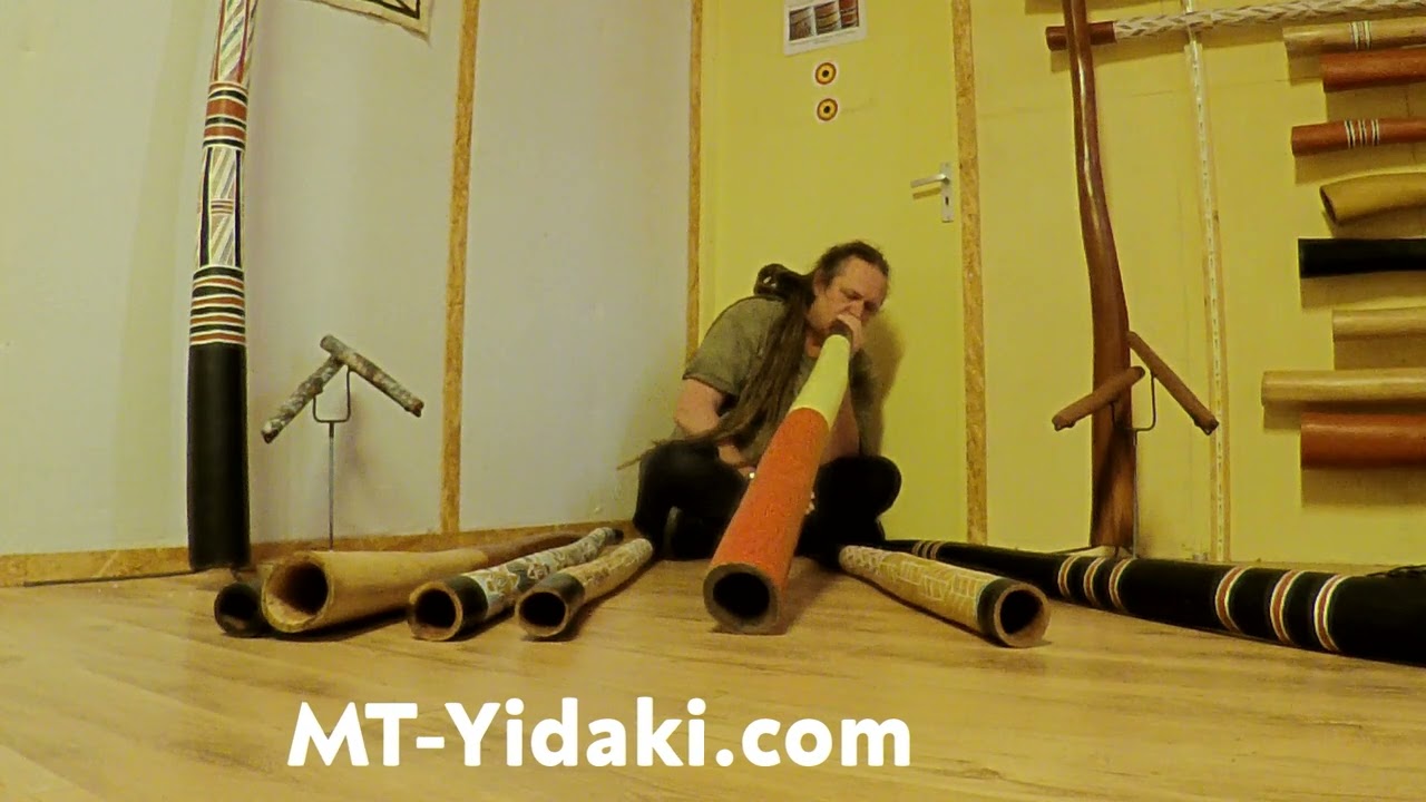 MT-Yidaki playing an used Guyunya Mikey Gurruwiwi yiḏaki /didgeridoo