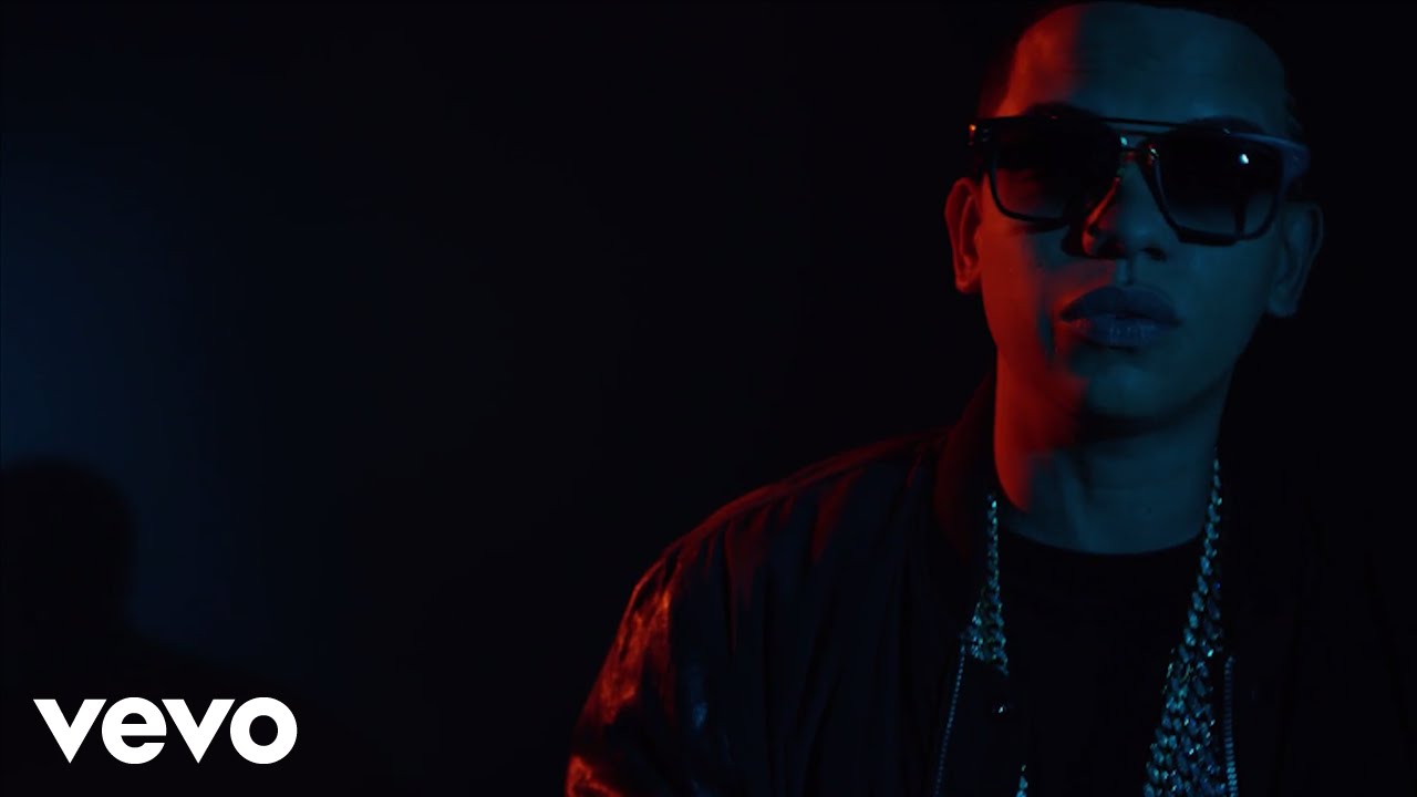 J Alvarez - Entre Gritos y Balas (Official Video)
