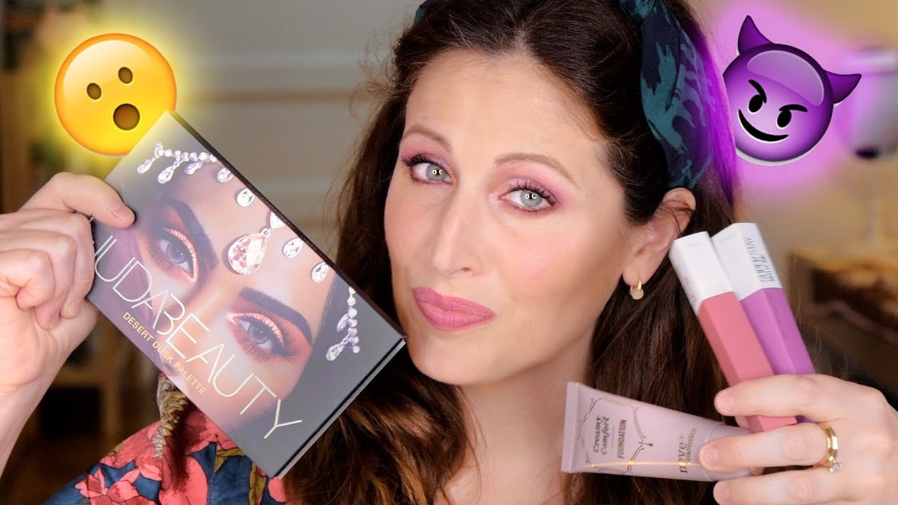 CHIACCHIERATISSIMI 😮  HUDA PALETTE E FONDOTINTA NEVE VALGONO LA PENA? 😈