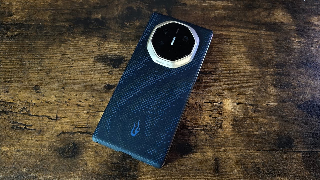 DEFENSE Carbon Fiber Case - Huawei Mate XT Ultimate [DE]