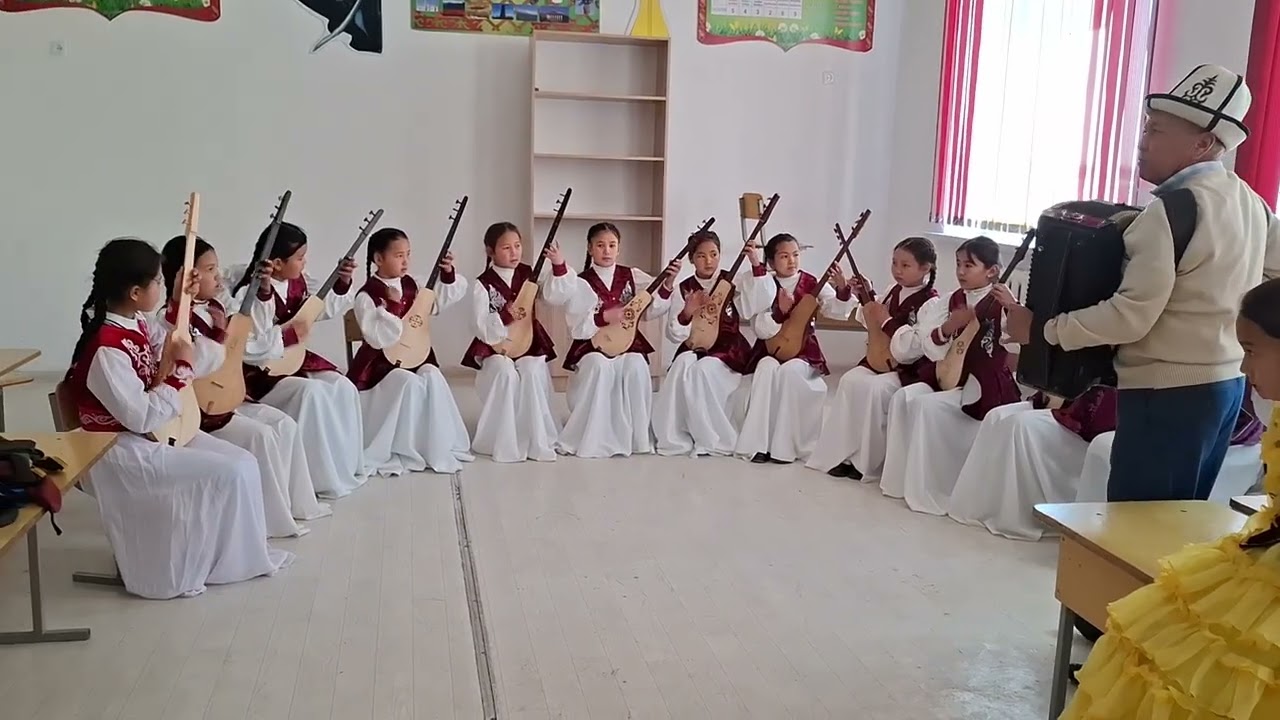 Central Asian Traditional Music Kyrgyz Komuz. 