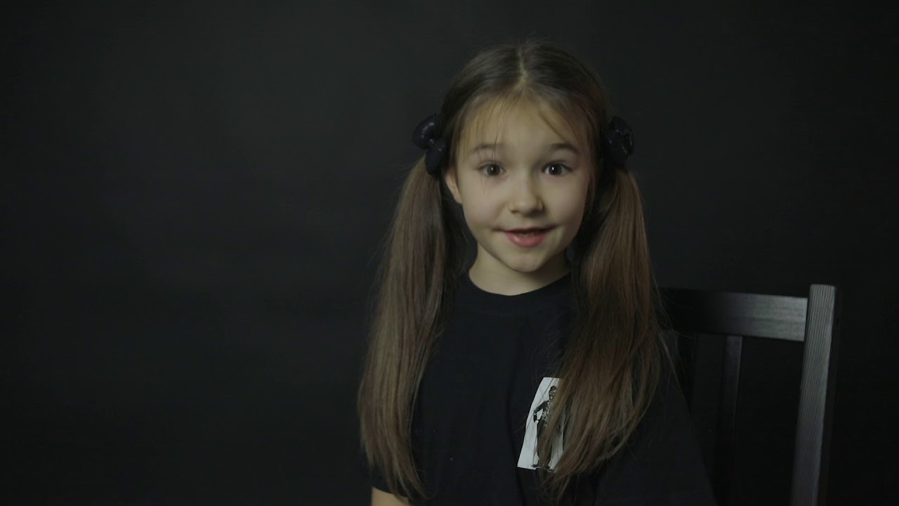 Белла Девяткина 7 лет