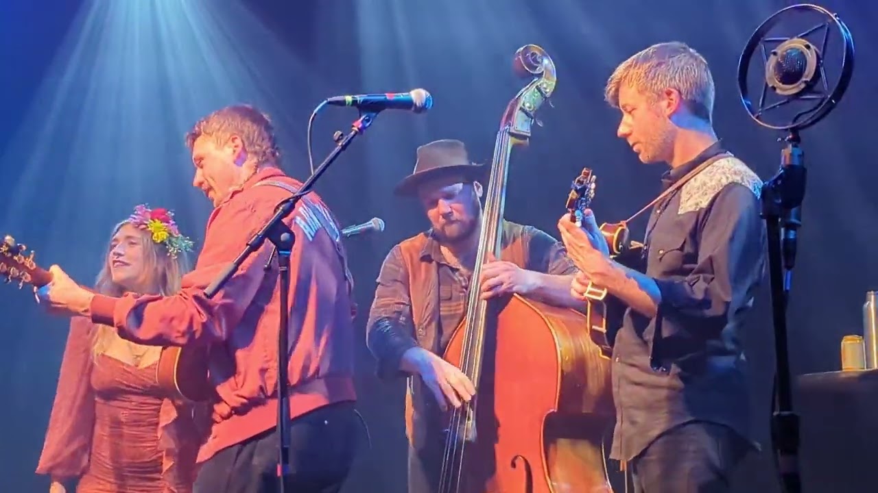 Nick Shoulders and Sierra Ferrell cover Hank Williams for encore at the Fox Theater in Boulder