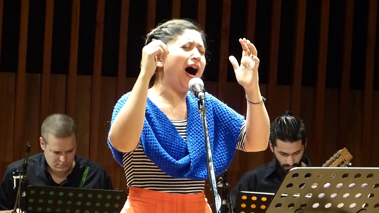 ORQUESTA NACIONAL DE CHARANGOS-Guanuqueando de Ricardo Vilca (canta Nadia Larner)-00034