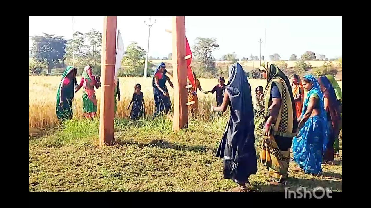 हाम खेले खेले होली खांडेराई होली पुराना रीति रिवाज़ से चलाते आ रहे है पूर्वजो के समे से जय सेवा जोहार