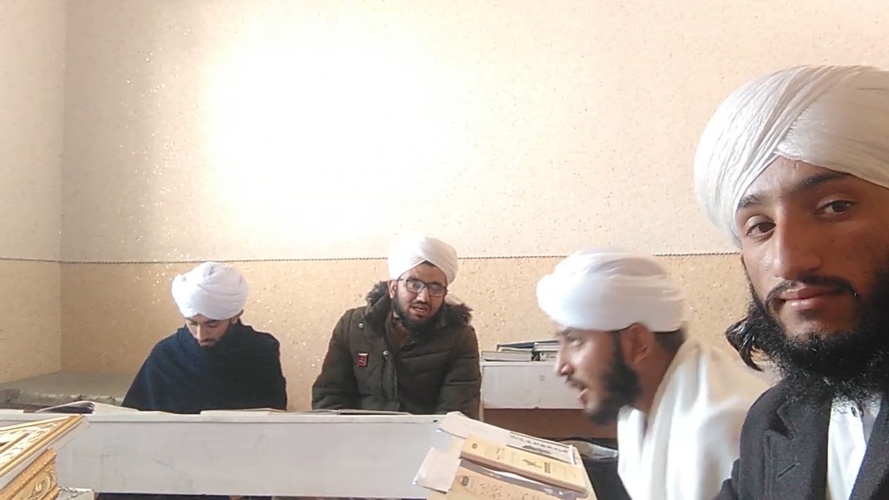 پیروں سے پہلے دوستوں کے ساتھ گزارے خشگوار لمحات 