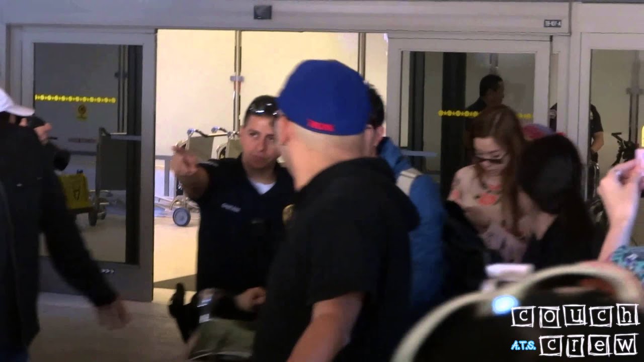 121109 Tiffany & Sunny @ LAX Airport Arrival [SBS Kpop Super Concert]