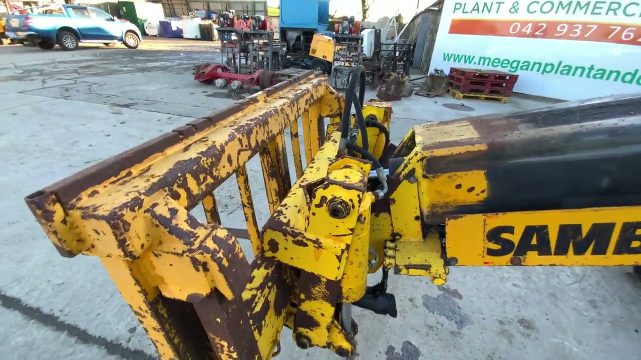 Telescopic loader.