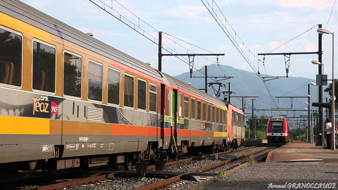 Croisement IC 3631 TER 876430 à Elne